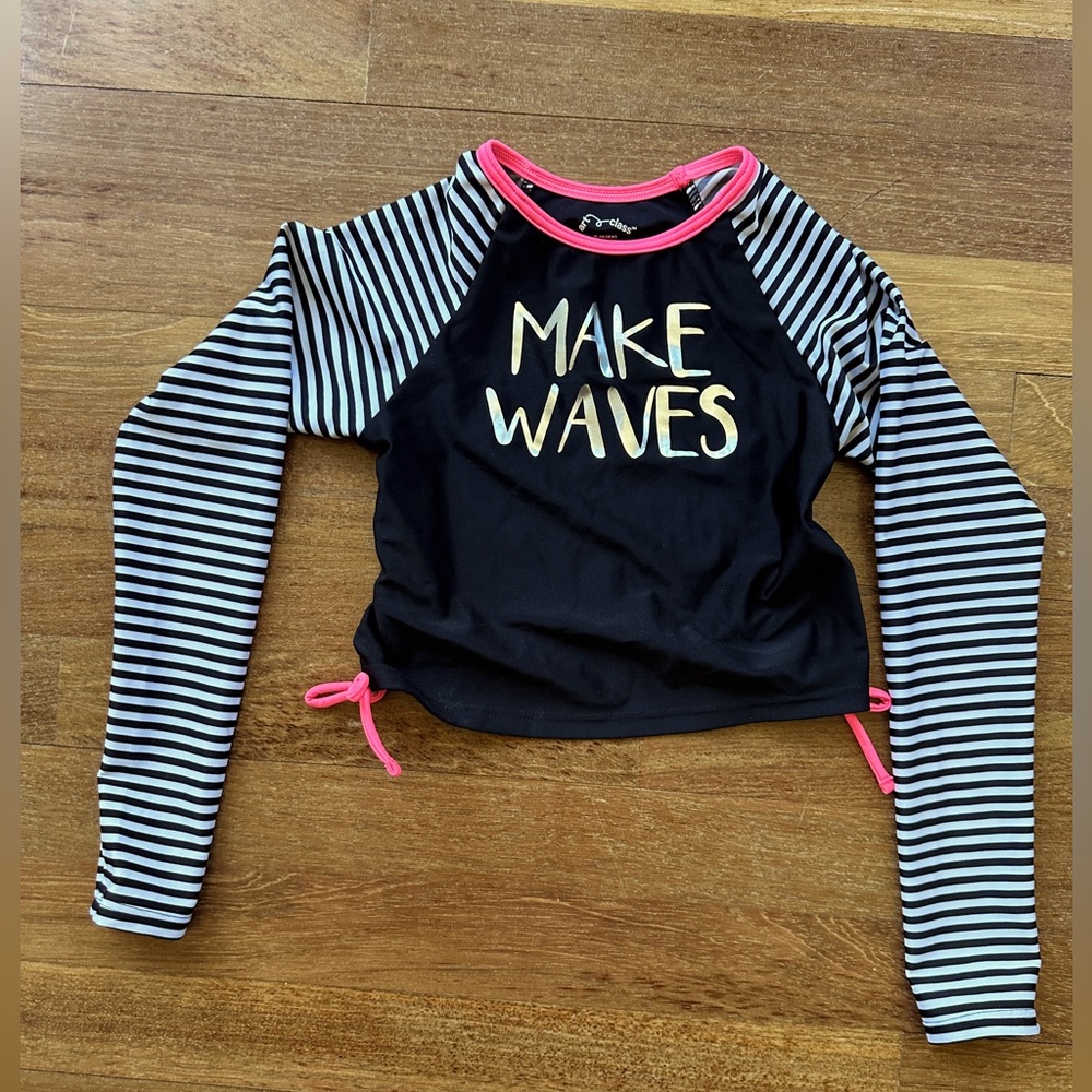 Art class rash guard girl’s size small